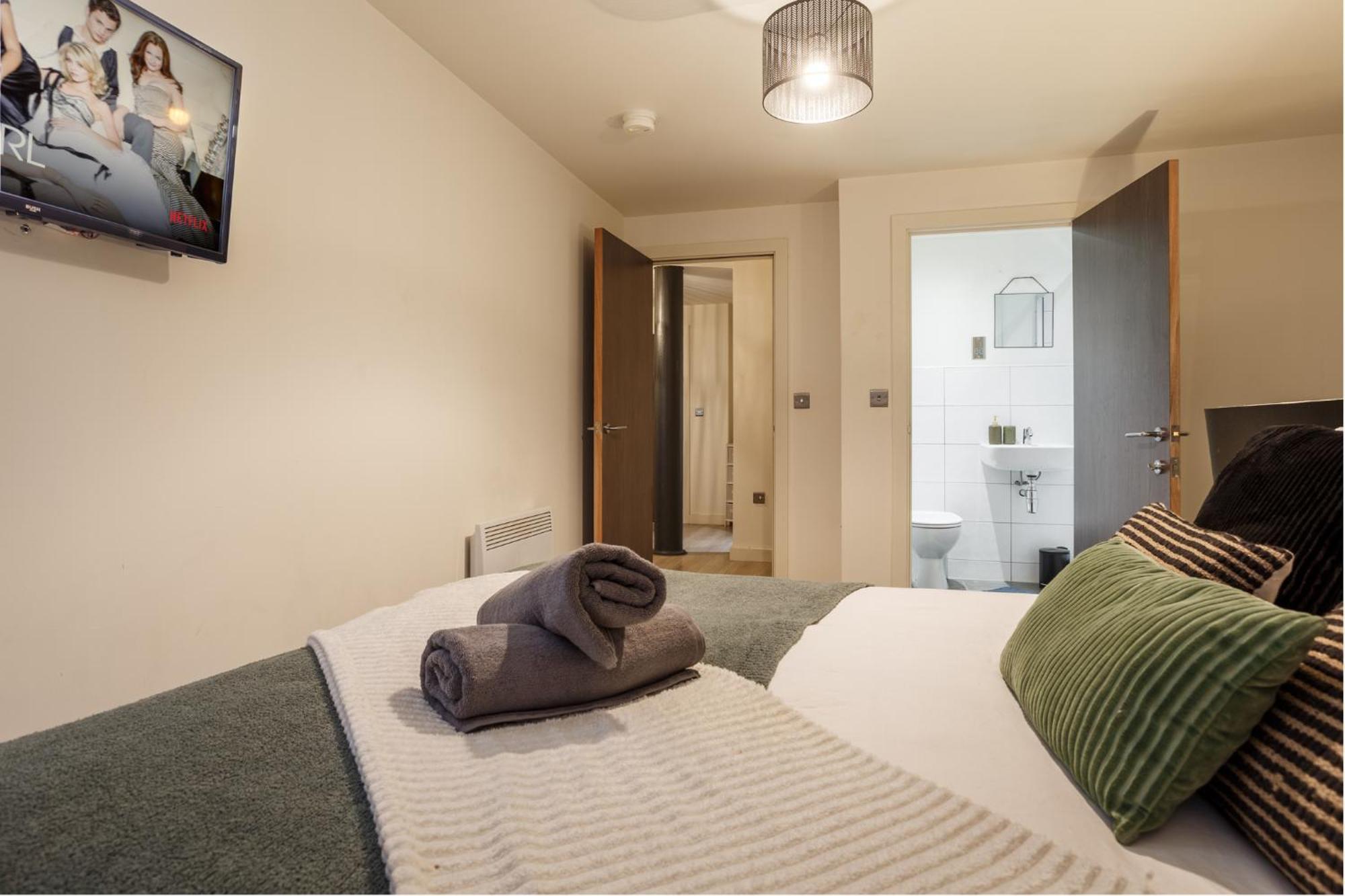 Apartment Beautiful 2 Bed With Balcony